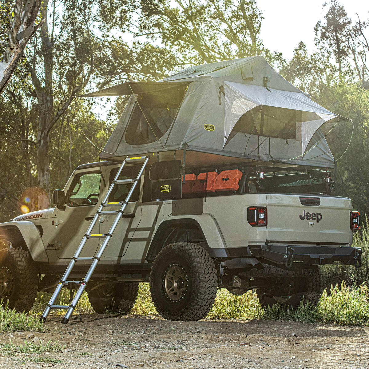 Smittybilt Overlander Rooftop Tent thumbnail 3